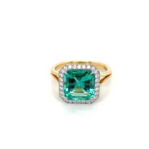 Emerald Ring with diamonds
